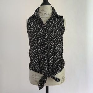 Sleeveless Blouse